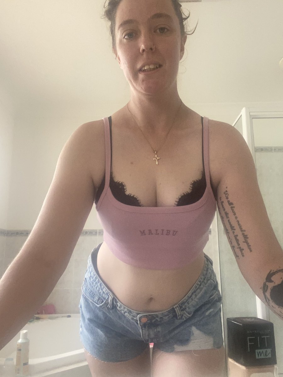 AnyHoleUWant's tweet photo. Subscribe to my OF for a free 10 minute video call! Message me the code word “santa” to claim! https://t.co/78cP0eFxAq    #onlyfansgirl #onlyfansbabe #nsfwtwtً #nsfwtwt #sellingcont #buyingcontent https://t.co/L2OkCxcsSJ