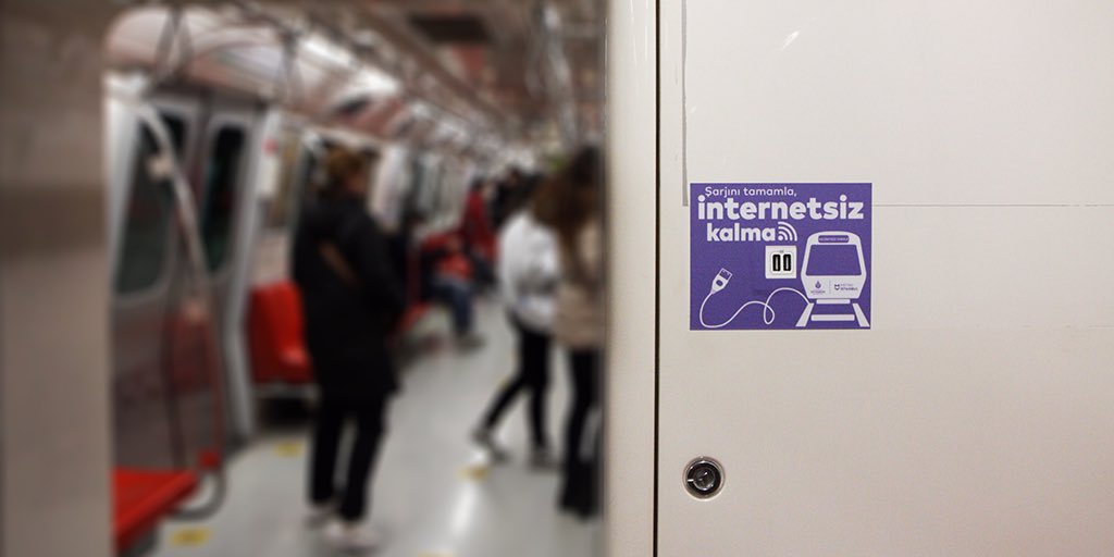 metroistanbul's tweet photo. Sevdiklerinizle iletişiminiz hiç kopmasın diye M2 Yenikapı-Hacıosman Metro Hattımızda 192 aracımıza 384 adet USB şarj portu yerleştirdik.

#İstanbulunMetrosu #MetrodaŞarjÜnitesi https://t.co/lZriRRIfqo