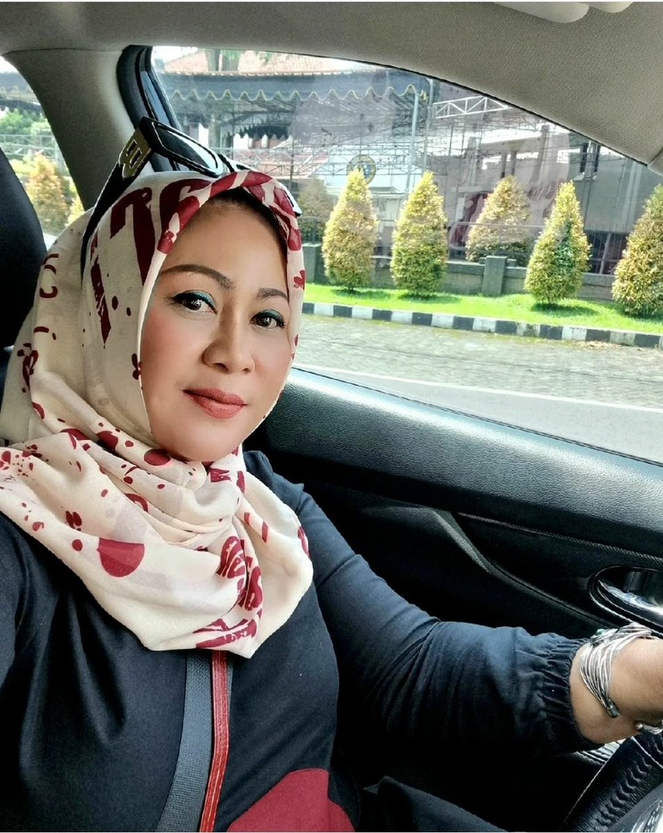 indahsari170's tweet photo. nikmati hidup menuh bahagia https://t.co/iFvimi93ST