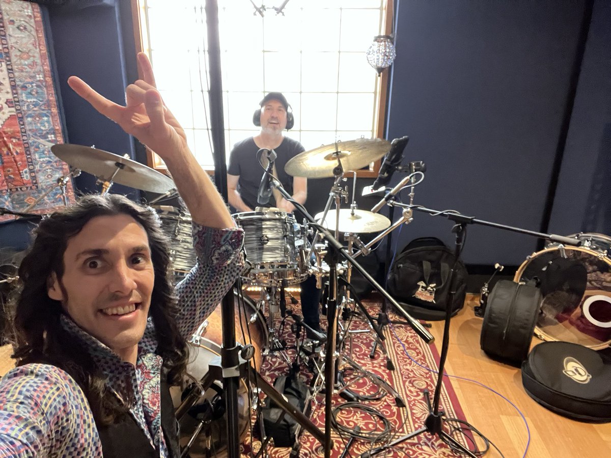 JakeSavich's tweet photo. Session drummer…Michael Quigley did the drum tracks for…
E.P. 28 BOOGIE
We musicians really do resist paying other musicians…not sure why…though when you do, they are so grateful & are willing to contribute so much to what you are creating!
#having #eachothers #backs https://t.co/WoRaY8GYIA