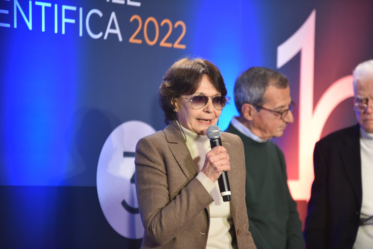 Il responsabile External Relations @GruppoBPER_PR  Gilberto Borghi premia Gian Carlo Caselli e Guido Lo Forte per il libro Lo Stato illegale. Mafia e politica da Portella della Ginestra a oggi <a href="/editorilaterza/">Editori Laterza</a> vincitori nell'Area E delle Scienze Giuridiche Economiche e Sociali