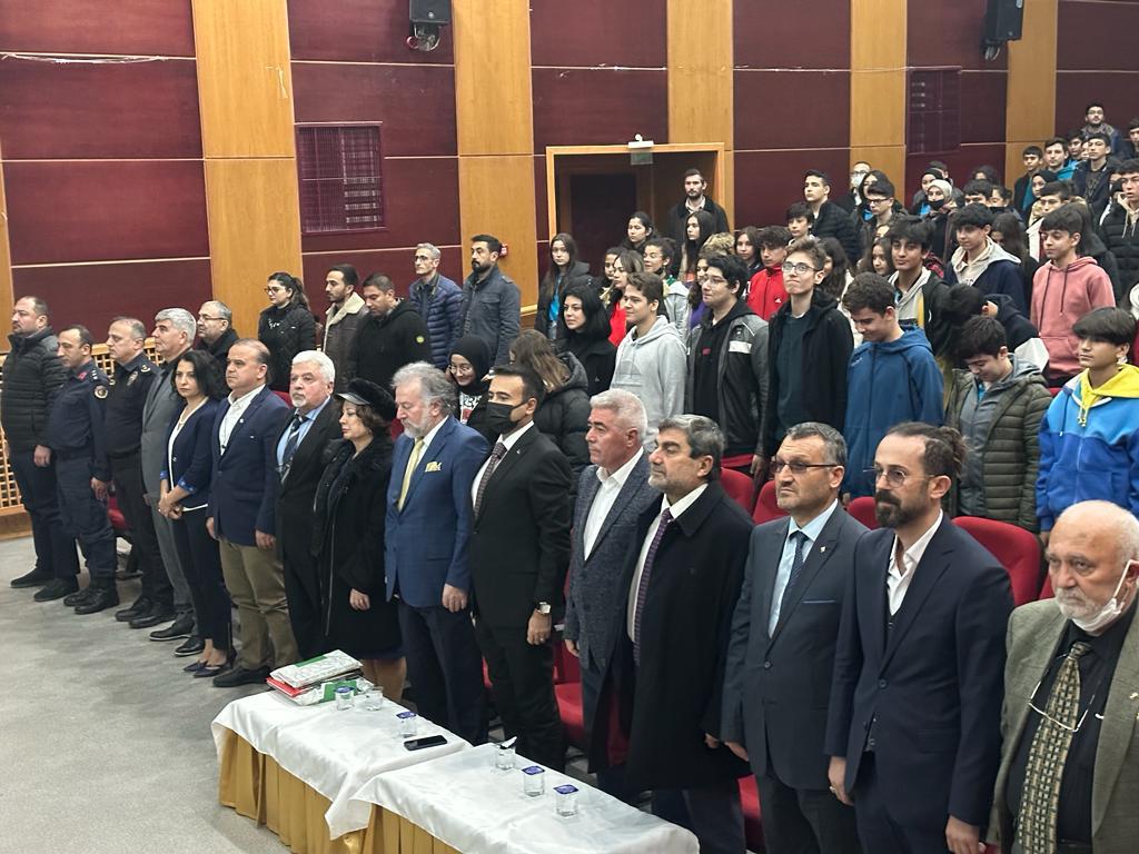 KaymakamlikMut's tweet photo. Kaymakam @batuhan__bingol, USKEM Derneği tarafından Halk Eğitim Merkezi Salonunda düzenlenen, "100. Yıl Eşiğinde Geçmişten Geleceğe Her Yönüyle Mut" adlı panele katıldı. https://t.co/4GUytXgTQU
