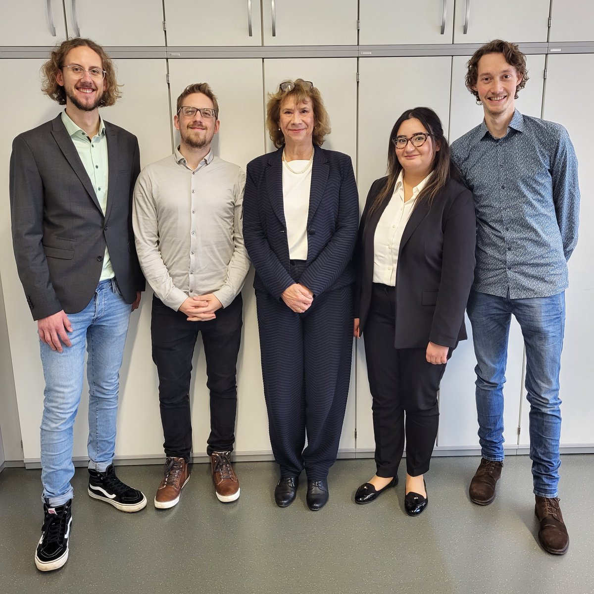 🎁 Early christmas present: 4 (!) PhD candidates under supervision by @KatharinaJutta Morik have successfully defended their PhD thesis in the past weeks. 🎓 They will continue to contribute their wide-ranging expertise on #MachineLearning &amp; #AI in the #LamarrInstitute next year.