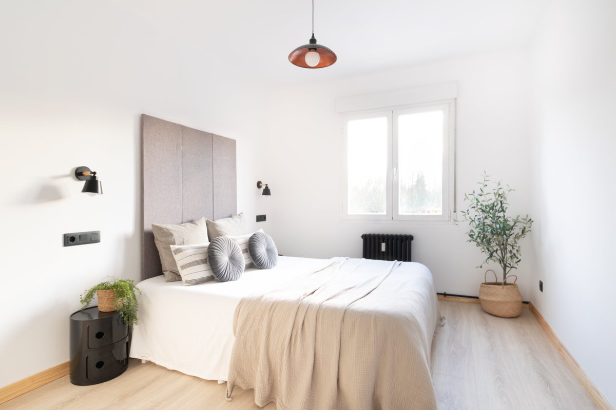 Inmo_DDC's tweet photo. Ayer mostramos esta #casa mientras @BlancoMetro  terminaba de trabajar en ella y prometimos enseñarla en detalle.
Así que aquí te la traemos, pero viene acompañada de #novedades porque ¡ya está vendida!
Y no nos extraña porque es preciosa, llena de #luz y tiene un #diseño único! https://t.co/CFmoMyIvbH