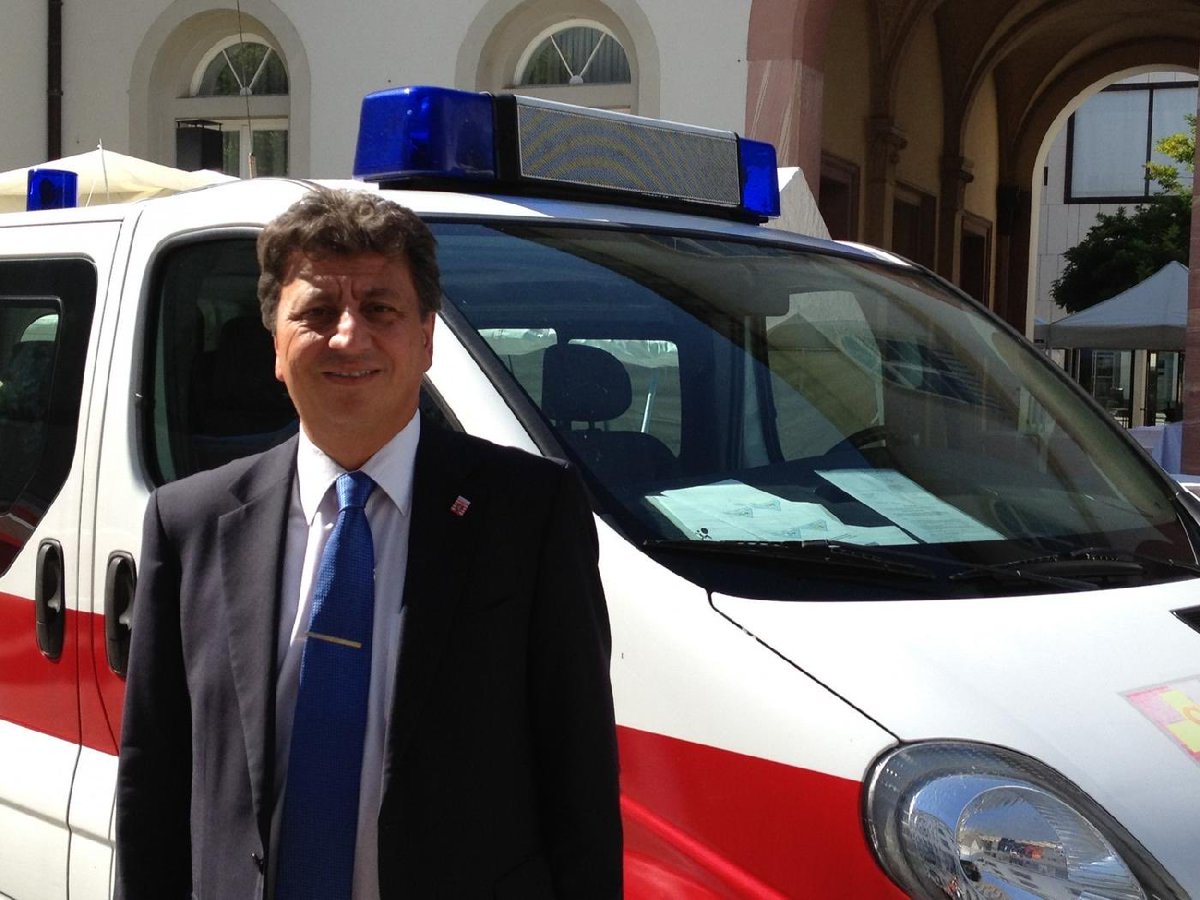 Ismailtipi's tweet image. Am Dienstag wurde von selbsternannten Klima-Aktivisten in Essen mehrfach der Notruf missbraucht, um gegen die in ihren Augen verschleppte Klimakrise zu demonstrieren. Damit ist klar eine Schwelle überschritten: Diese Protestform ist nicht hinnehmbar.

ismail-tipi.de/aktuelles/isma…