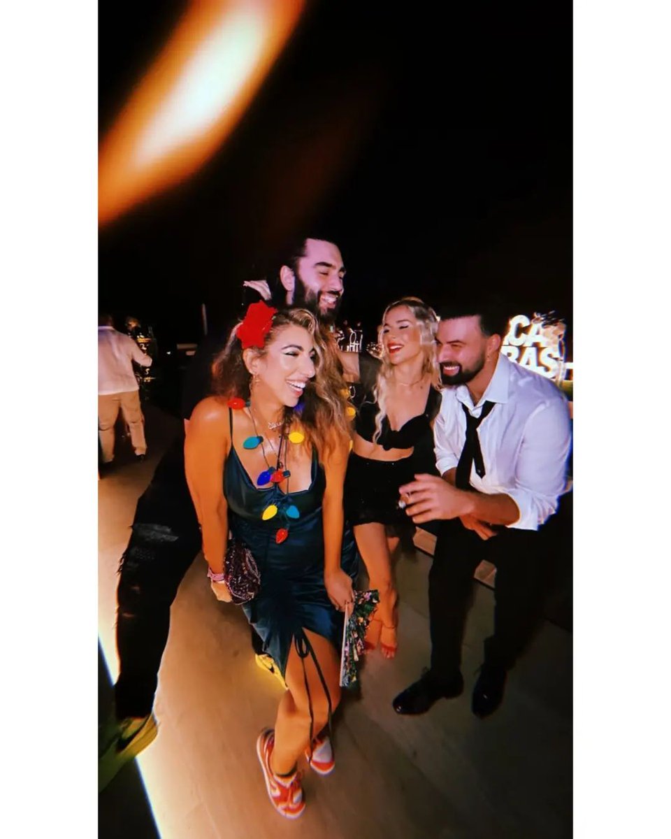 Moumoune_28's tweet image. Cortesía @jencarlosmusic IG Stories 
@clarapablo #JencarlosCanela 
#Fonsi&amp;amp;Flaca #ChristmasBash