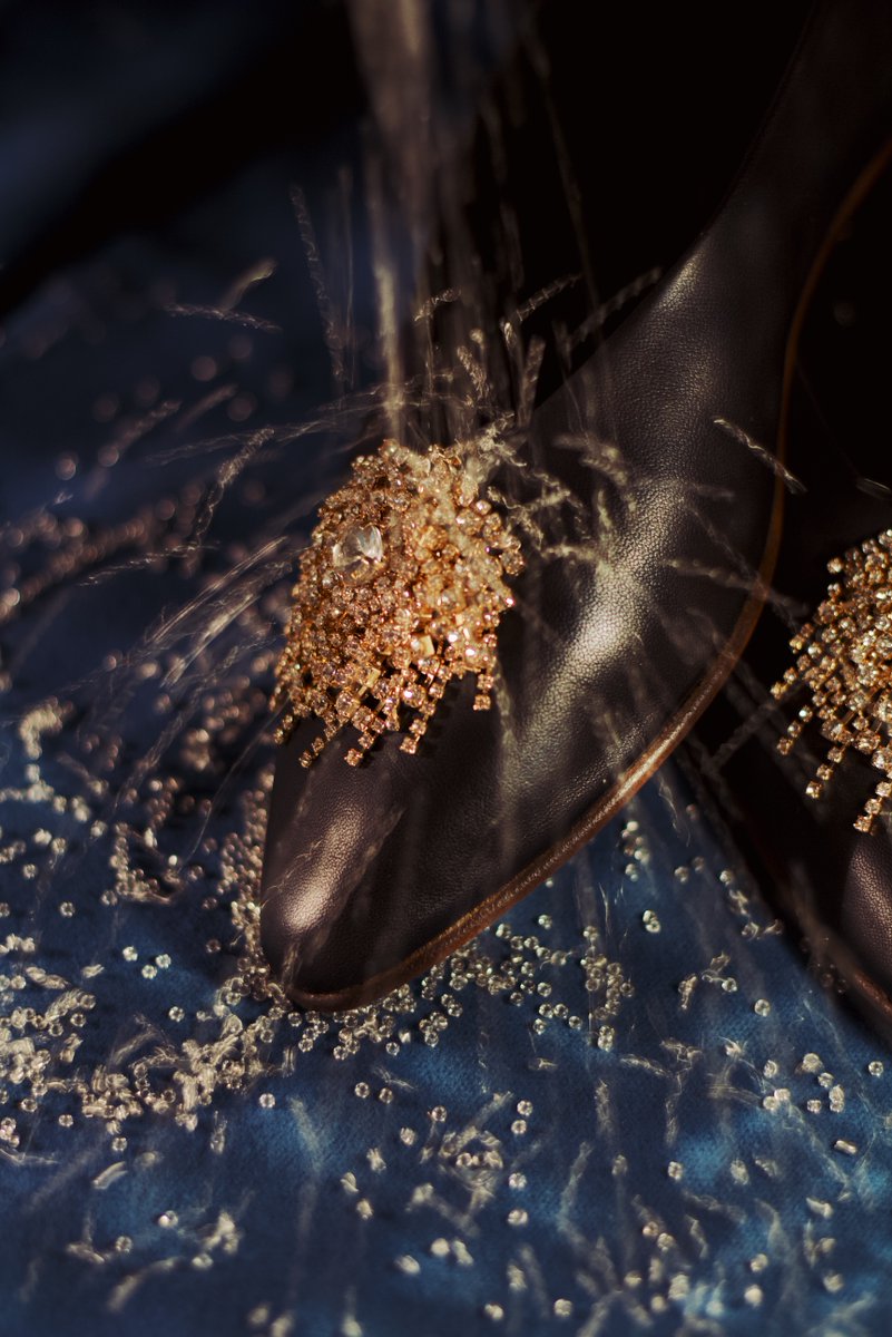 The key is the attitude,
the final touch are your shoes.

#Christmas #MadeWellSince1877 #CraftingTheFuture #AW22