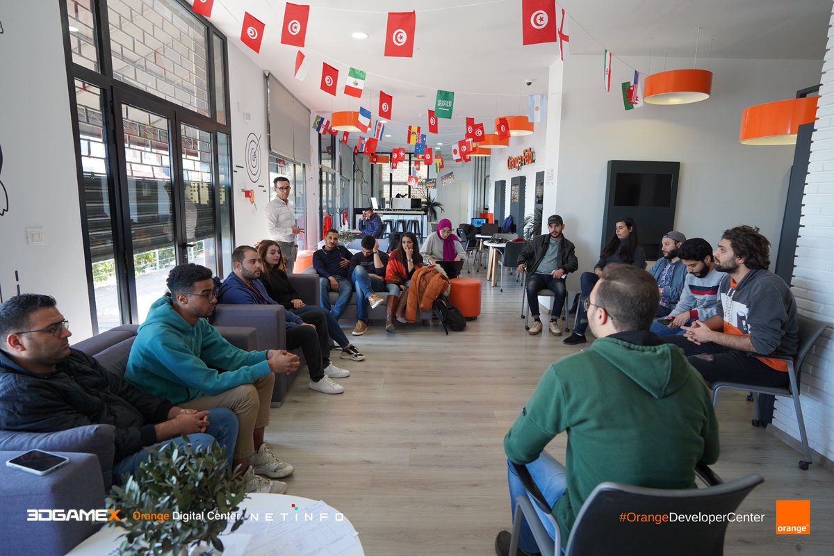 OrangeTN_Plus's tweet photo. Artistes, développeurs, et étudiants, ont participé à la #cohorte de spécialisation en Gaming #3DGameX 🎮.
Les lauréats, on suivit une formation de renforcement des compétences afin de les intégrer sur le marché de production de #Jeux_Vidéo🕹.
#OrangeDigitalCenter #NetInfo https://t.co/UOSbYVKFW4