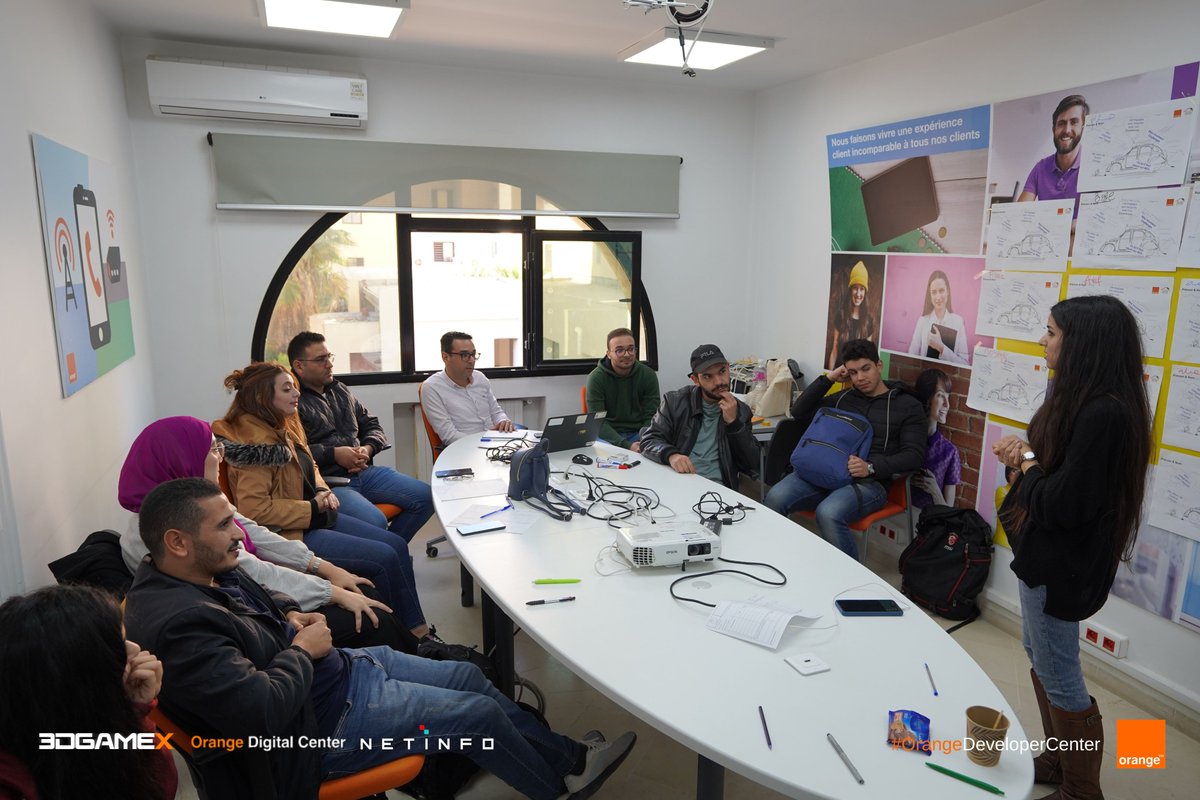 OrangeTN_Plus's tweet photo. Artistes, développeurs, et étudiants, ont participé à la #cohorte de spécialisation en Gaming #3DGameX 🎮.
Les lauréats, on suivit une formation de renforcement des compétences afin de les intégrer sur le marché de production de #Jeux_Vidéo🕹.
#OrangeDigitalCenter #NetInfo https://t.co/UOSbYVKFW4
