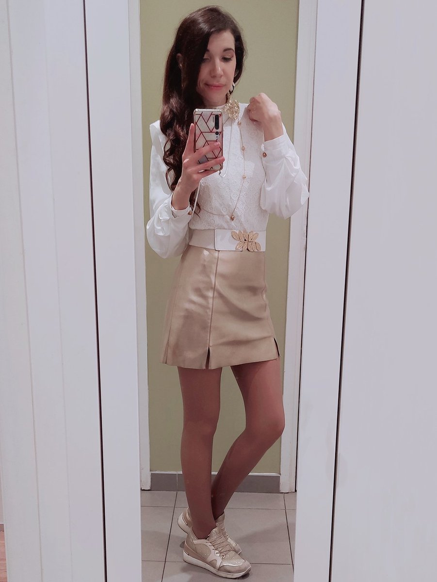 Special #outfit pour le repas de #Noel de mon taff ! 
#GOLD #Christmas2022 #fashion