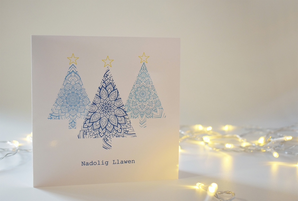 A range of hand drawn Welsh language Christmas cards are available in my shop including this modern mandala design! Stocks are subject to availability etsy.com/uk/shop/AJIllu…

#christmascards #smallbusiness #welshartist #welshchristmas #welshlanguage #cardiaucymraeg
