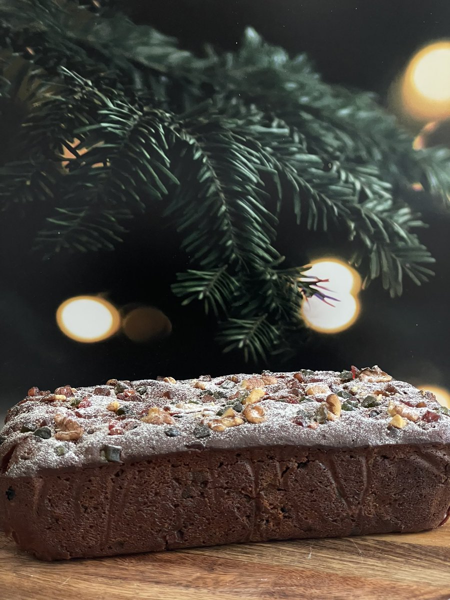deepabuty's tweet photo. Baked just right, a slice of heaven! 🎄🥮🍰🧇
#plumcake #christmascake #christmasvibes🎄 #rumandplum #christmasfever #plumcakelove #joysofbaking #the_dough_bowl 👩🏻🍳♥️ https://t.co/3VogATtD9c