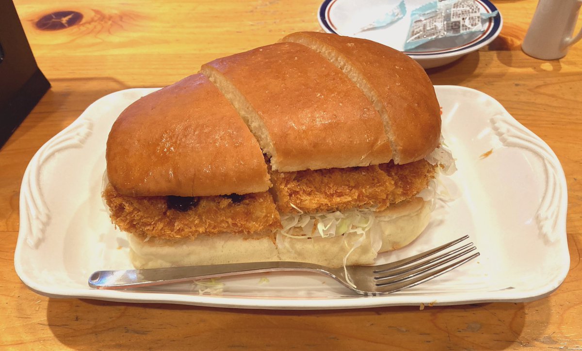 コメダ珈琲の味噌カツサンド✨
めっちゃ美味しいよね( *ˊᵕˋ* )💕