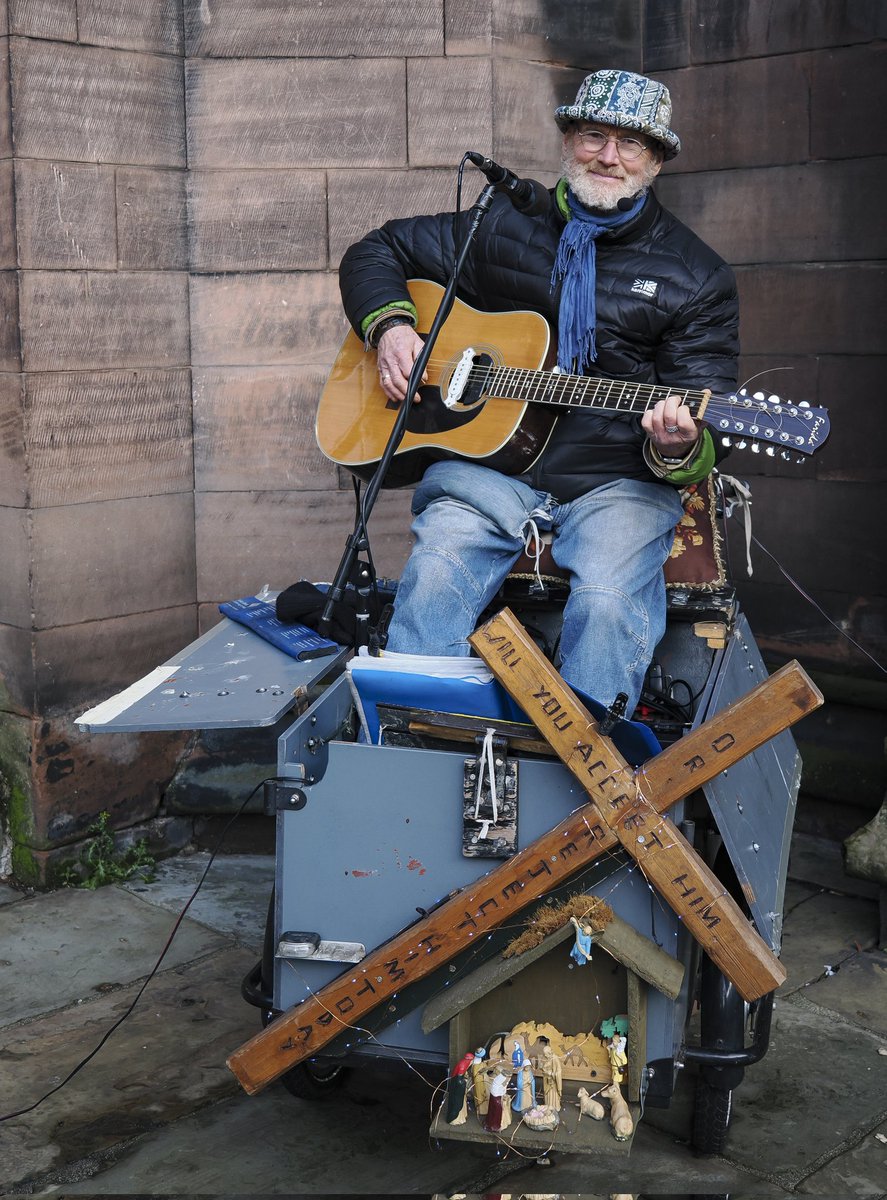 Whilst out with a <a href="/welshot/">Welshot Imaging</a> member the other day in Chester on their One to One, we came across this happy gentleman being very Christmassy.