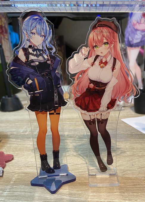 写真だとわかりにくいけどすいちゃん16cmサイズでみこち15cmサイズなのでちゃんと身長差も出てます✌️ 