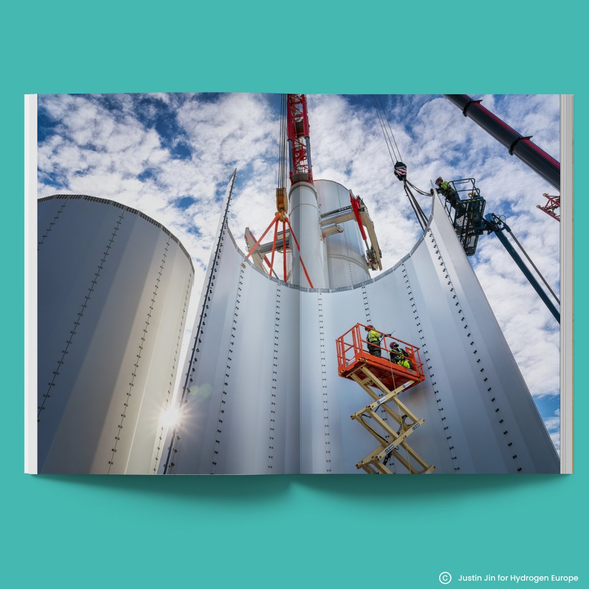 #H2Heroes tour heads to #Netherlands, home of 1st EU #HydrogenValley, to visit @HEAVENN, an ecosystem where one can fully grasp what the future of the #H2 industry is about. There <a href="/PatrickCnubben/">Patrick</a> explained goal of this valley: #greenhydrogen deployment across entire value chain.