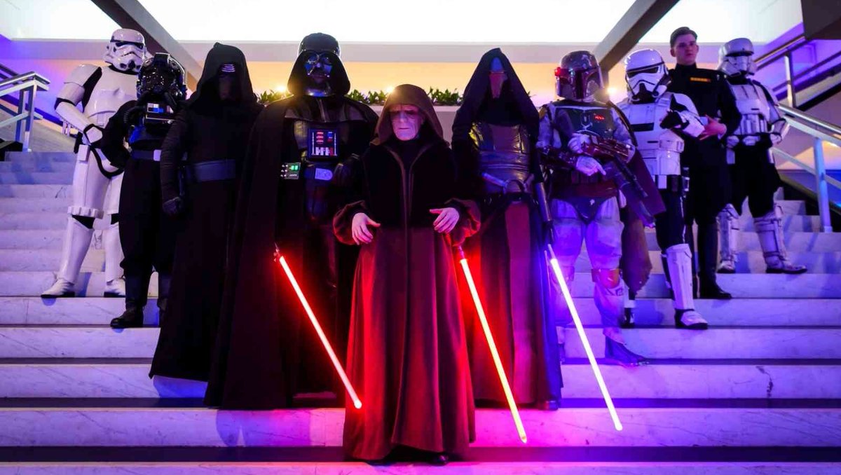 DutchGarrison's tweet photo. Deze most impresive delegatie was gisteren aanwezig bij de Star Wars Suite in het @WorldForum_. Wederom een prachtige troop. 
Picture: Margot de Heide
#HostingTheWorld #StarWars @official501st #VadersFirst #DarthVader #JohnWilliams #KyloRen #DarthRevan @501stjrs https://t.co/pha7jL8eJO