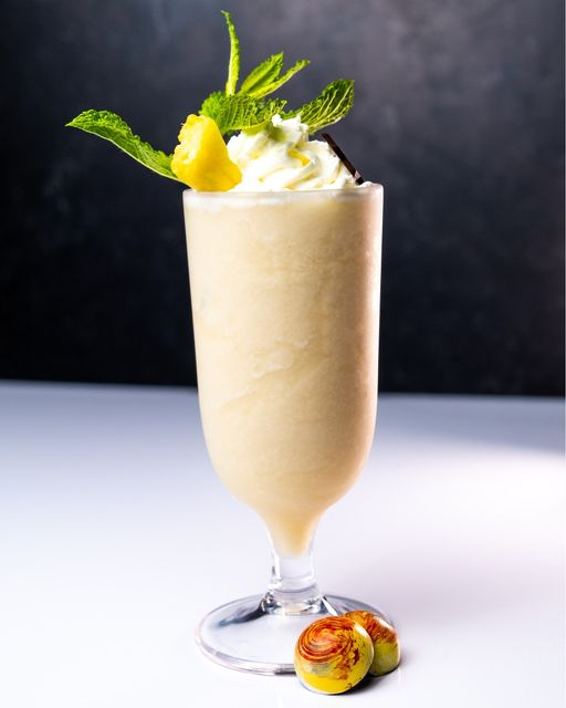 Chocobar_Cortes's tweet photo. Nuestros bombones con Rums of Puerto Rico de Piña Colada son el regalo perfecto para estas fiestas. 🍫💛😍
Ligeros y refrescantes, con sabores e ingredientes 100% de aquí. 🇵🇷💛
Consigue los tuyos hoy en Chocobar o llamando al (787) 754-7040 https://t.co/GJmbC4aYe2