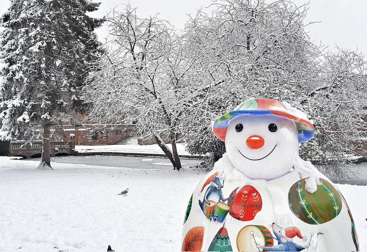 Our sculptures are missing the wintry wonderland that appeared in Hitchin last week ❄️☃️🌨️

#walkingwiththesnowman #wildinart #thesnowmanwalk