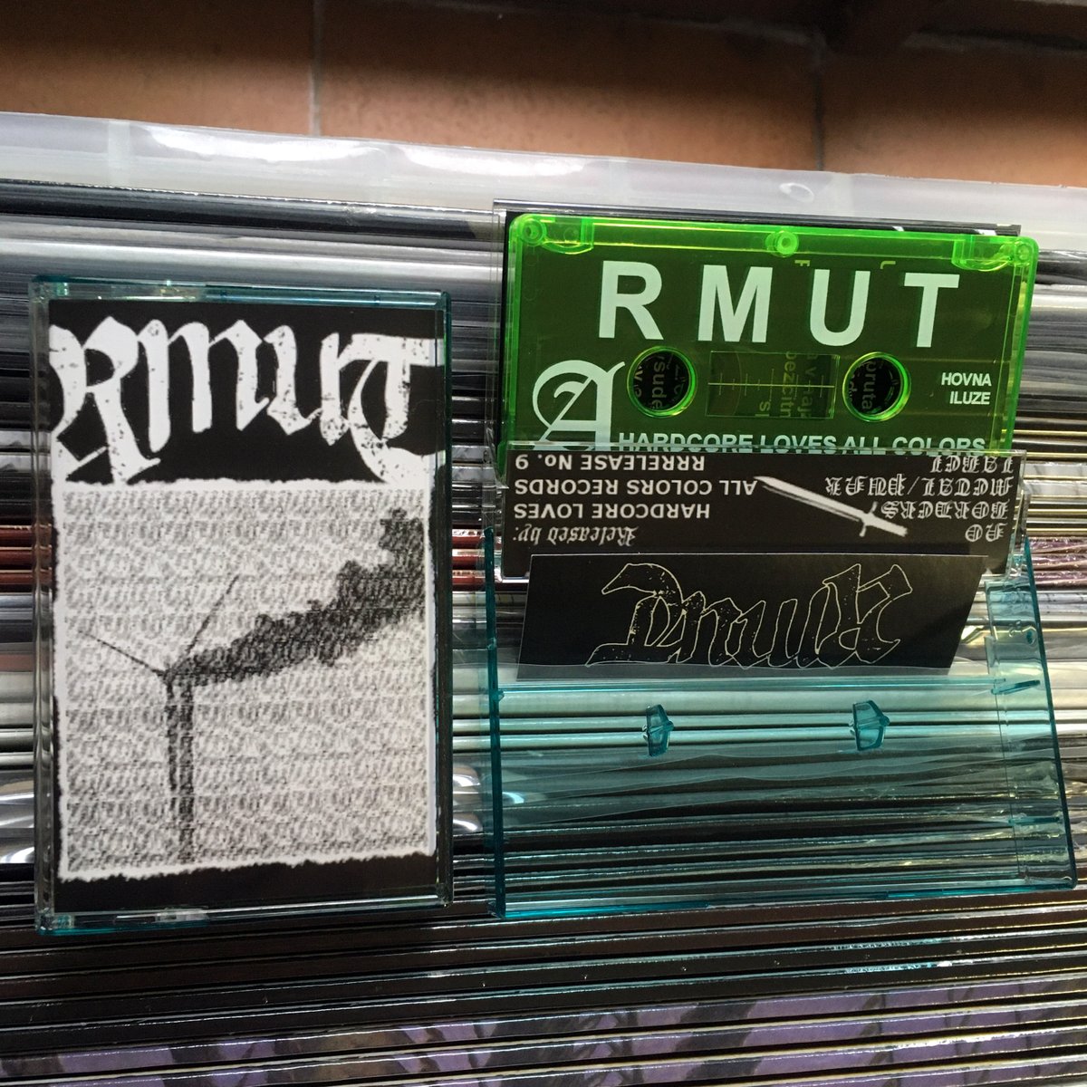 madmusickcz's tweet photo. NOVÉ PŘÍRŮSTKY / NEW ARRIVALS 🆕

RMUT "s/t" [MC, 2022] 📼

Totally deep attack heavy sludge doom z Prahy.

🛒 → https://t.co/gf3gs7Yai9

#rmut #prague #czechrepublic #punk #doom #sludge #stoner #mycollection #instock #MC #musicassette #cassette #collection #collector #totally https://t.co/rGzBaWNKxK