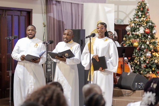 Gramophone_Gh's tweet photo. Photo highlights from White Christmas.🤗
#whitechristmas #FOS #FlashbackFriday #LegonInterdenominationalChurch #ChristmasFOS #fellowshipOfSongs #sermonette #smiles #joy #sharethelove #theWord #HisGlory #ourSalvation #roadtoChristmas22 #gramophoners #gramophonechorus https://t.co/VTyhhfcRxr