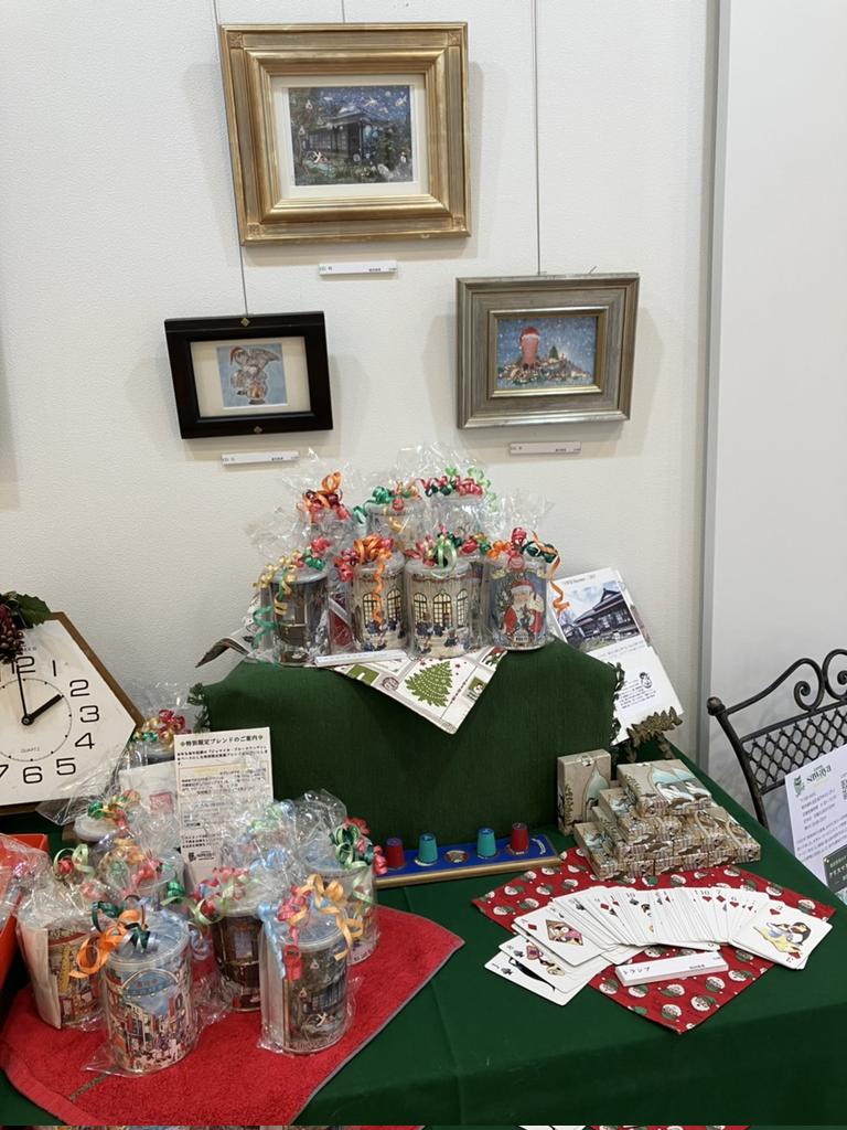 aki_toda97's tweet photo. お世話になっている額縁屋さんウイングアート浜田山さんで19日〜25日までクリスマス展開催中です。絵とトランプ、さわやこおふぃさんのコーヒーを出展中。
#Wingart、#ウイングアート浜田山、#さわやこおふぃ 、#クリスマス展 、#natal、#feliznatal、#タコ、、#平野邸、#金魚、#フクロウ、#めりくり🎄 https://t.co/Jpqz5dkVtU