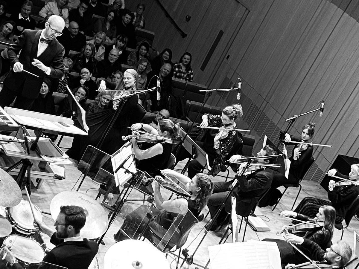 thedavebarlow's tweet image. Oh my.. Cheatnuts were well and truly roasted last night.. Swing into Christmas at the @StollerHall with the incredible @DFTCband amazing sounds and a stellar venue at the Stoller..