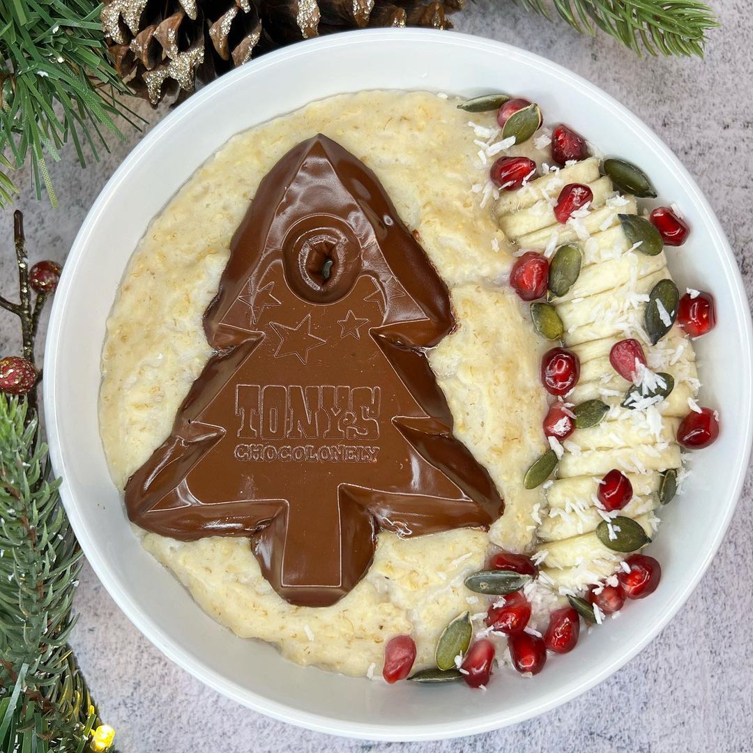 Christmas porridge is our fave🎄🎁 Made using Dynamic Protein Powder.

📸 @life_of_jessm