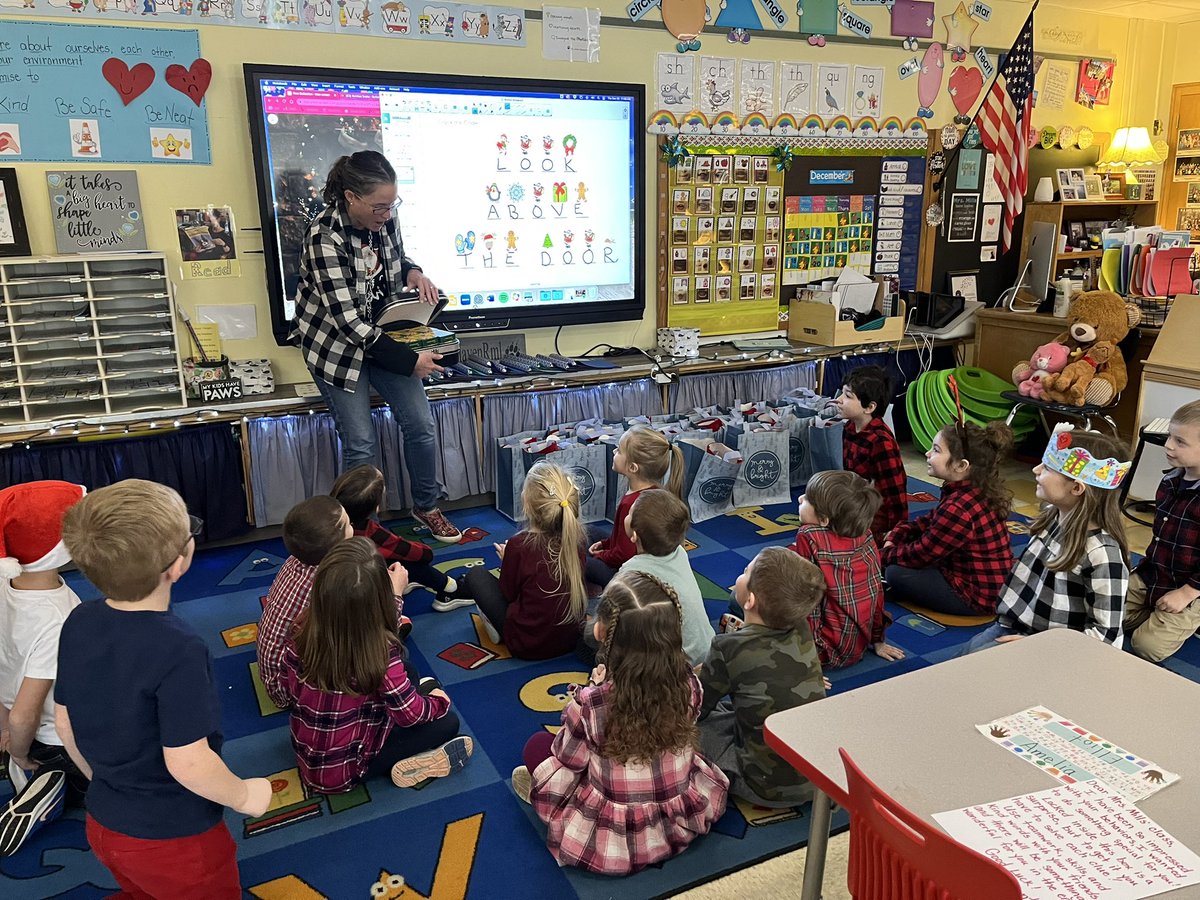 MrsMills (@kinderhavenrm1) on Twitter photo #Happiness is using teamwork to solve clues, finding a key, and discovering that SANTA left us NEW CRAYONS!!! βThey even smell like Santa!β β€οΈ ποΈ π #DoWhatYouLove <a href="/PortByronCSD/">Port Byron CSD</a> #GoPanthers <a href="/breakoutEDU/">Breakout EDU</a> <a href="/Crayola/">Crayola</a> #Happiness is using teamwork to solve clues, finding a key, and discovering that SANTA left us NEW CRAYONS!!! βThey even smell like Santa!β β€οΈ ποΈ π #DoWhatYouLove <a href="/PortByronCSD/">Port Byron CSD</a> #GoPanthers <a href="/breakoutEDU/">Breakout EDU</a> <a href="/Crayola/">Crayola</a>