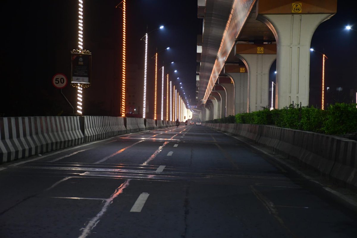 MetroRailNagpur's tweet photo. The radiance and hues of #DoubleDecker Via-duct which has been recognised as #Longest_across_the_world by #Guinness_Book of #World_Records.
#NagpurMetro #AwardWinner #DoubleDecker #worldrecord #AsiaRecord #IndiaRecord #CityPride https://t.co/fhhuQof4ig