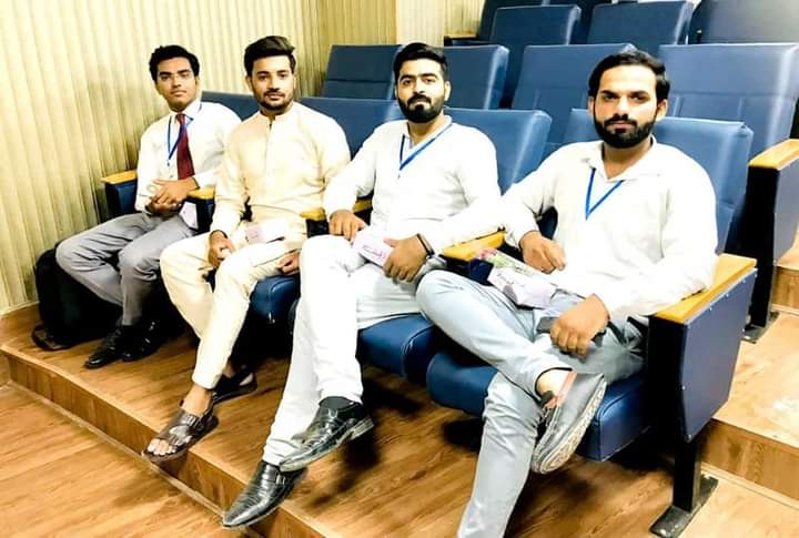 ī ám Hammad tweet media