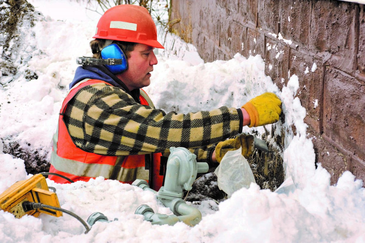 With the significant snowfall, high winds &amp; frigid temps this holiday weekend across WNY, we're reminding all customers the importance of making sure that your natural gas meter, and the exhaust vents for your heating equipment and other appliances are free of snow and ice.