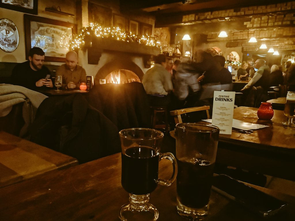 McCabeCiara's tweet photo. Xmas! #HomeforXmas #Belfast @whitestavern @GuinnessIreland #outofoffice #Ireland #NorthernIreland #family #MulledWine https://t.co/hsP2hoEO50