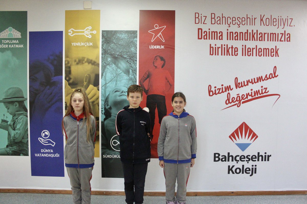 Edirne Küçükler İl Birinciliği Satranç Turnuvasında 12 yaş genel kategoride 3. olan öğrencimiz Salih Efe Günay’ı ve turnuvaya katılarak başarı sergileyen öğrencilerimiz Ece Kurtuluş ve Hanzade Akbulut’u tebrik ediyoruz. ❤️💙