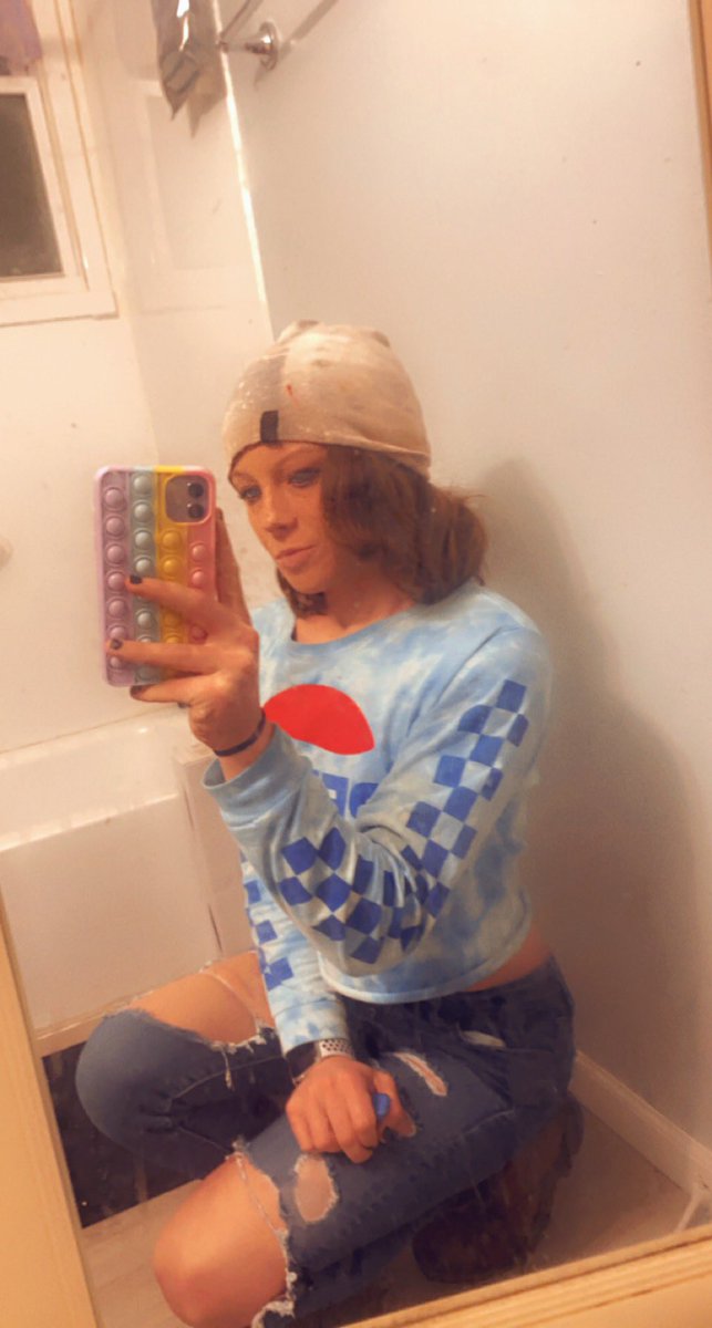 pixie_sinful's tweet image. #WinterStorm #CareshaPlease #EmilyInParis #beanie #BVLGARIxApo #milf