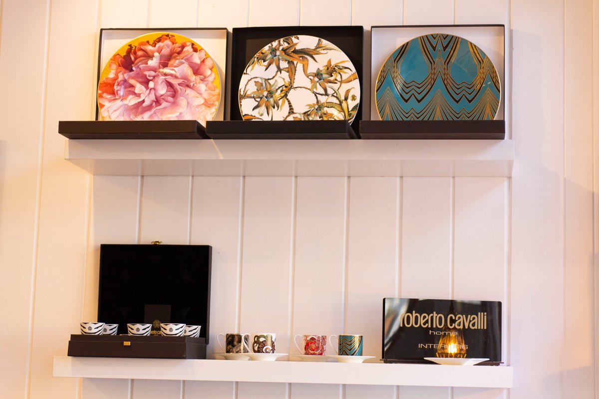 Come and shop with us at 69 New King's Road ✨ 

Our #RobertoCavalli ceramics are all made out of bone china, and adorned with fashion prints straight off the catwalk ❄️