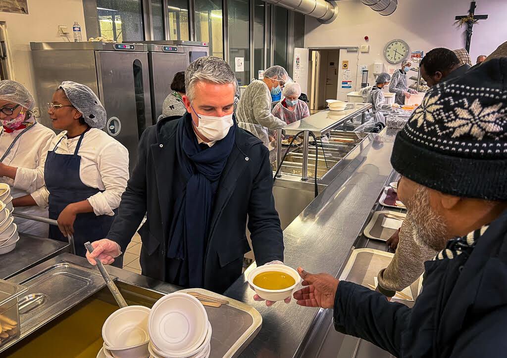 La Mie de Pain a reçu hier le ministre des #Solidarités, <a href="/JCCOMBE/">Jean-Christophe COMBE</a>, en présence de la commissaire à la Lutte contre la pauvreté, Cécile Tagliana, et du maire du #13e <a href="/jerome_coumet/">Jérôme Coumet</a>.

L’occasion de présenter ses actions et évoquer la réalité et les besoins des personnes précaires.