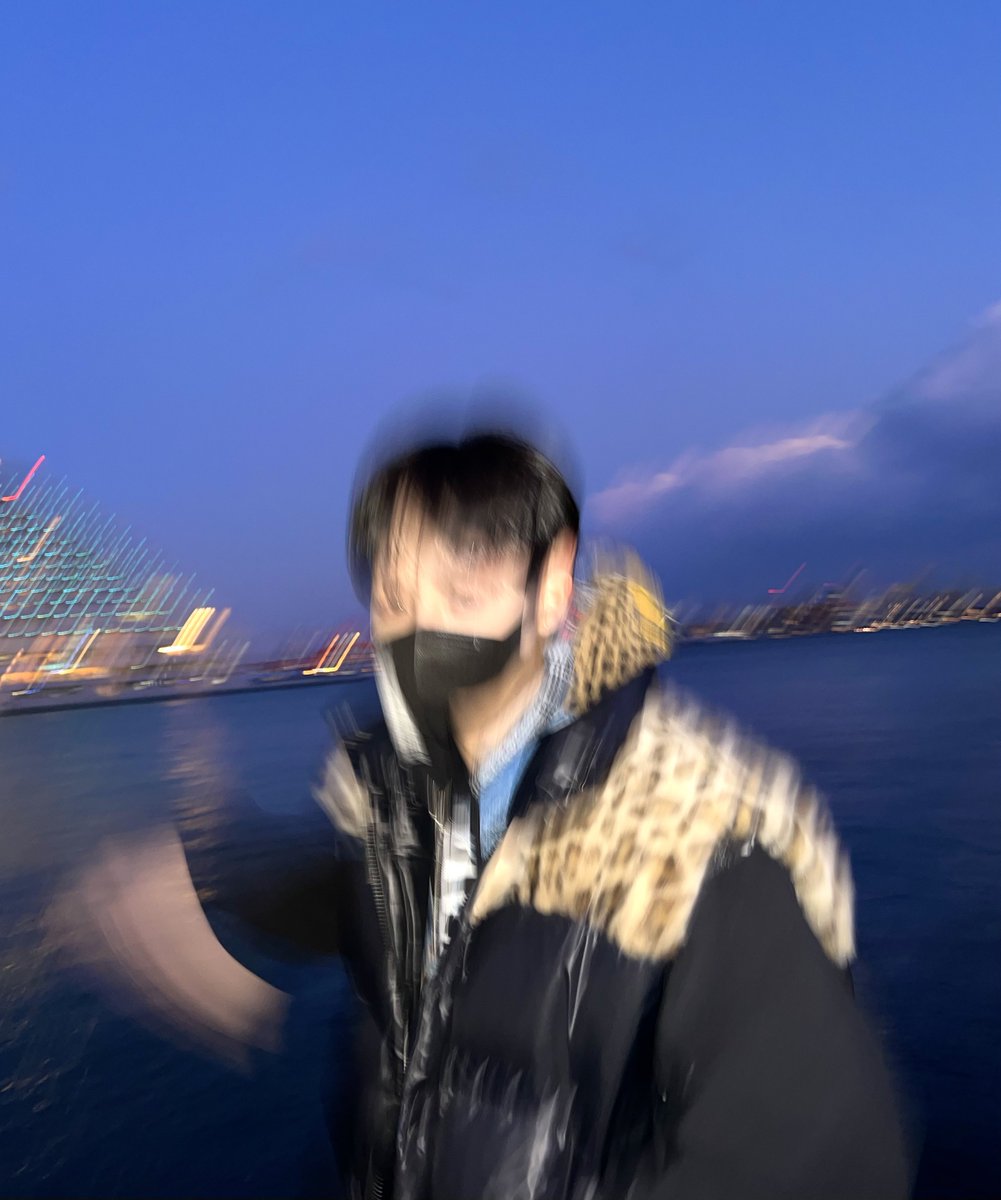 JIlHOONN's tweet photo. Evening view of Kobe. 🌌 https://t.co/Da2BLMOc20