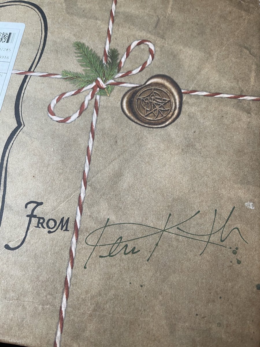 PamperedARH's tweet photo. @pottercollector Happy Christmas Eve Eve to you! Today is my birthday and I finally get to open the Staying at School for the Holidays Box. I’m so excited!!! ❄️🤩🪄✨🥳🎄 https://t.co/g3Tc9RZ9gZ