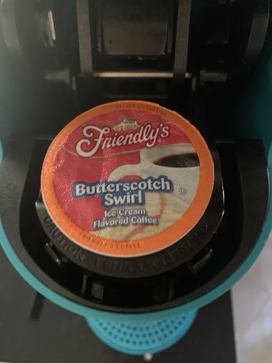 themeekmoose's tweet image. Cup 5! Chosen in homage to my youth where we would go to @DairyQueen in Anchorage for a hard shell dipped cone. Butterscotch was my sister’s favorite. For the coffee, the flavor was subtle, but pleasant. Not too different from a caramel variety. @MelodySamsel #40cupswithMeek