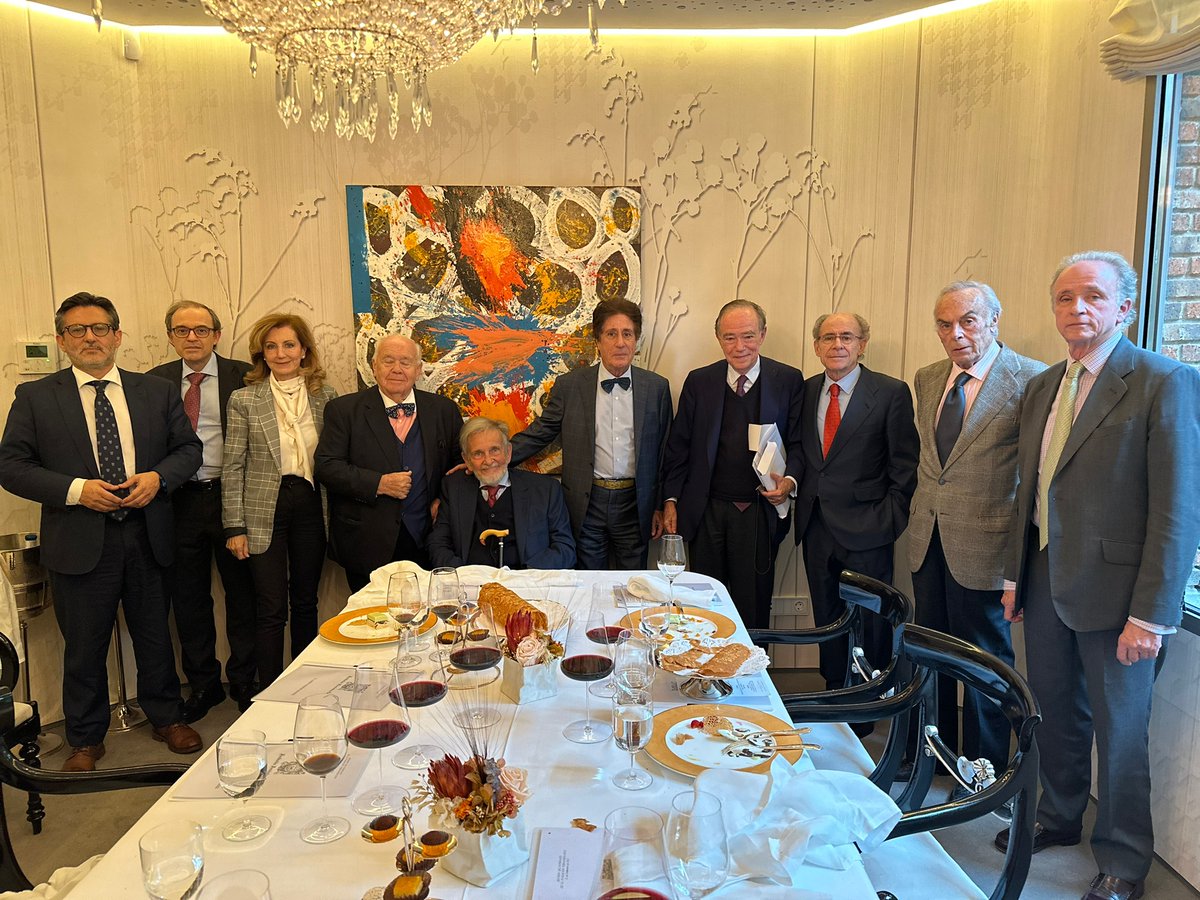 FundFdezCruz's tweet photo. Reunión de Patronato de la Fundación Fernández-Cruz https://t.co/v8rBDU56nT