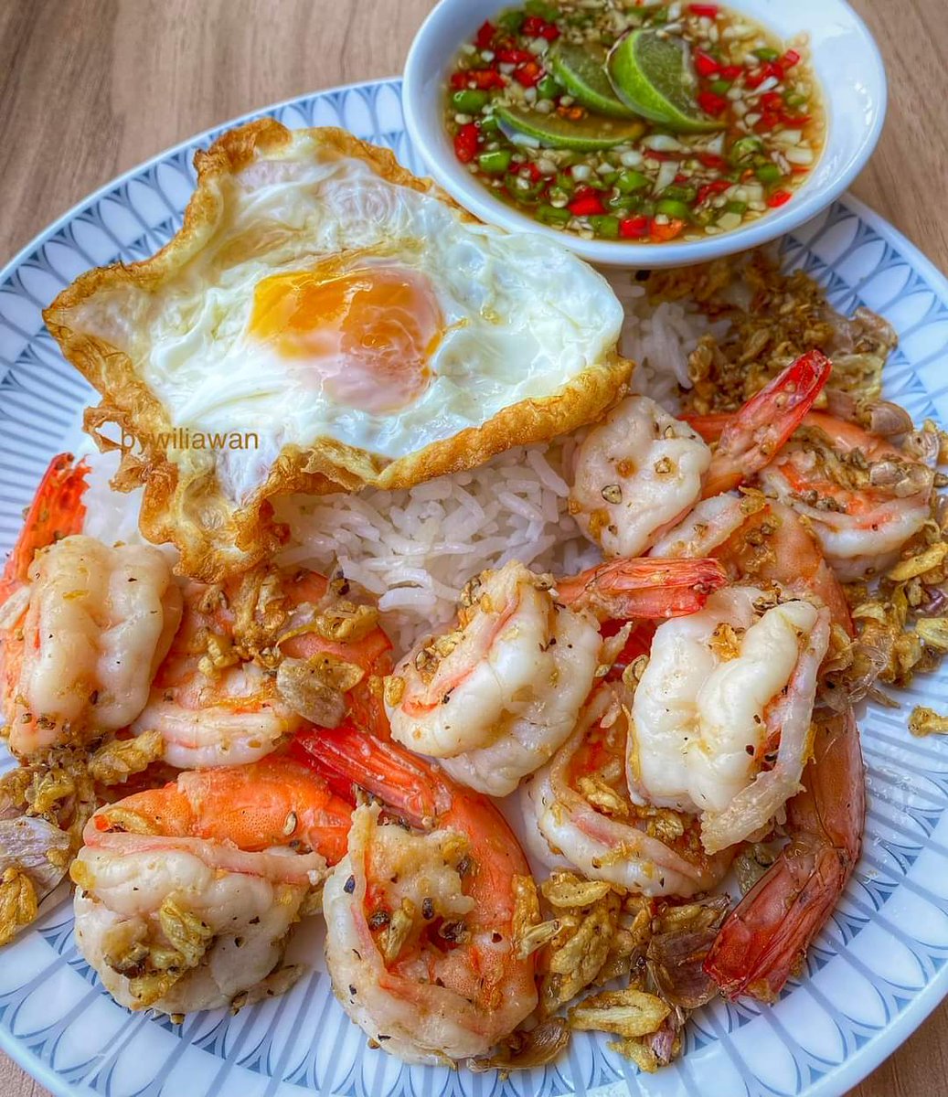i_soothing's tweet photo. กุ้งทอดกระเทียมพริกไทยไข่ดาว😋
📷Wiliawan Sudrat https://t.co/OGgecjwBzx