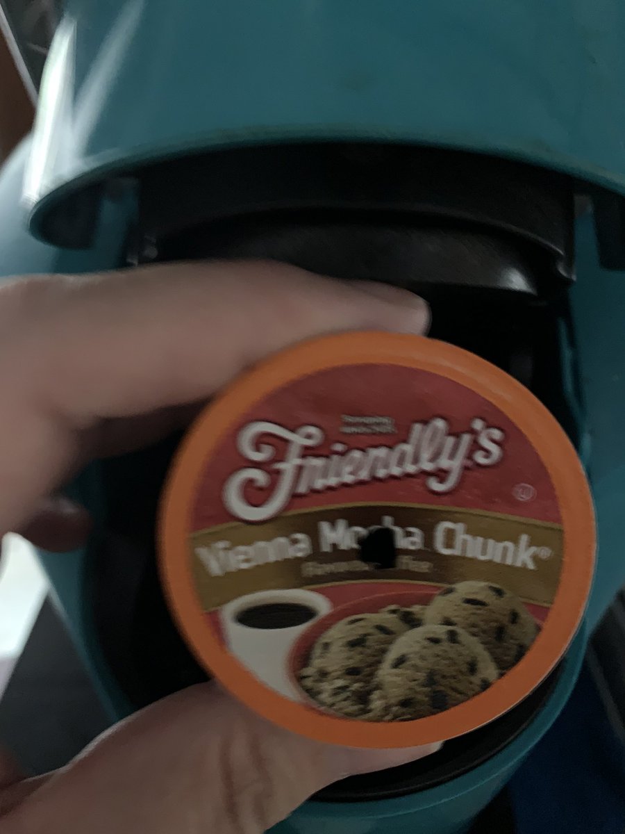 themeekmoose's tweet image. I don’t know about Vienna, or the chunk- but the mocha was there! Nice and chocolatey. A great dessert coffee. Paired well with the brownies I had for breakfast. Don’t judge, Meek is on holiday! #40cupswithMeek @MelodySamsel