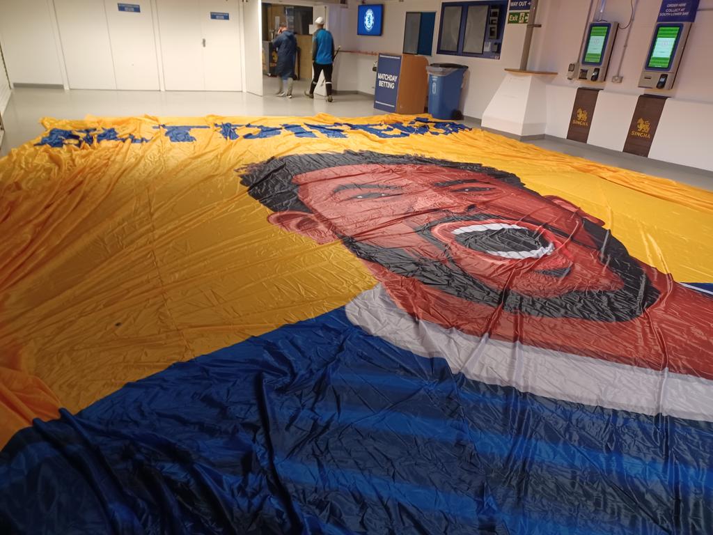 WeAre_TheShed's tweet photo. The new @ReeceJames banner for The Shed is ready for his return after Chirstmas 💪 

Paid for &amp; designed by Chelsea supporters 💙 https://t.co/Am6sXtgxcx