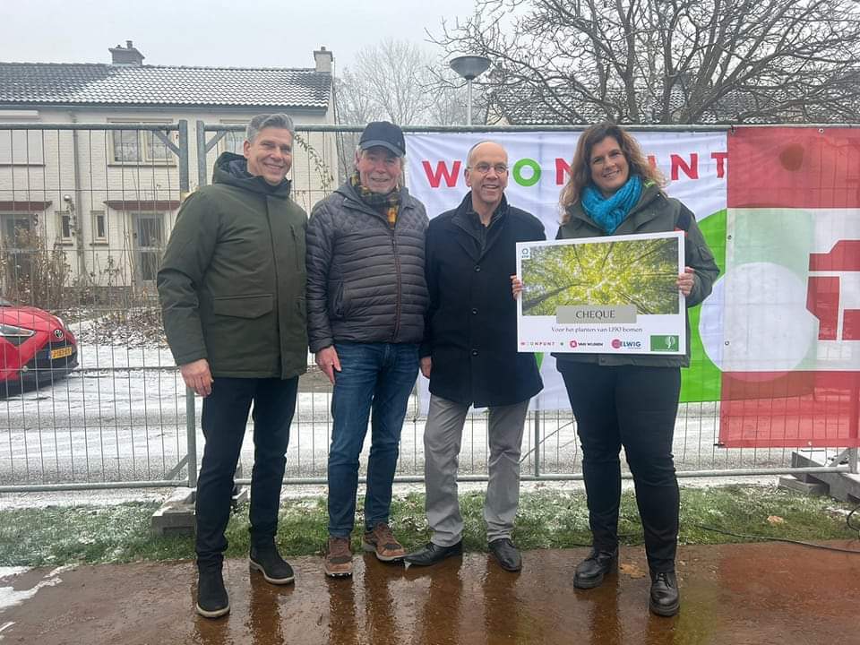 𝗩𝗘𝗥𝗗𝗨𝗨𝗥𝗭𝗔𝗠𝗘𝗡 𝗠𝗘𝗧 𝗥𝗘𝗗 𝗚𝗥𝗔𝗡𝗗𝗜𝗦
<a href="/VanWijnenGroep/">Van Wijnen</a> heeft Hermetico &amp; Helwig Kozijnen de opdracht gegeven om 105 woningen in de wijk Caberg Maastricht te verduurzamen met maar liefst 1.190 houten kozijnen.