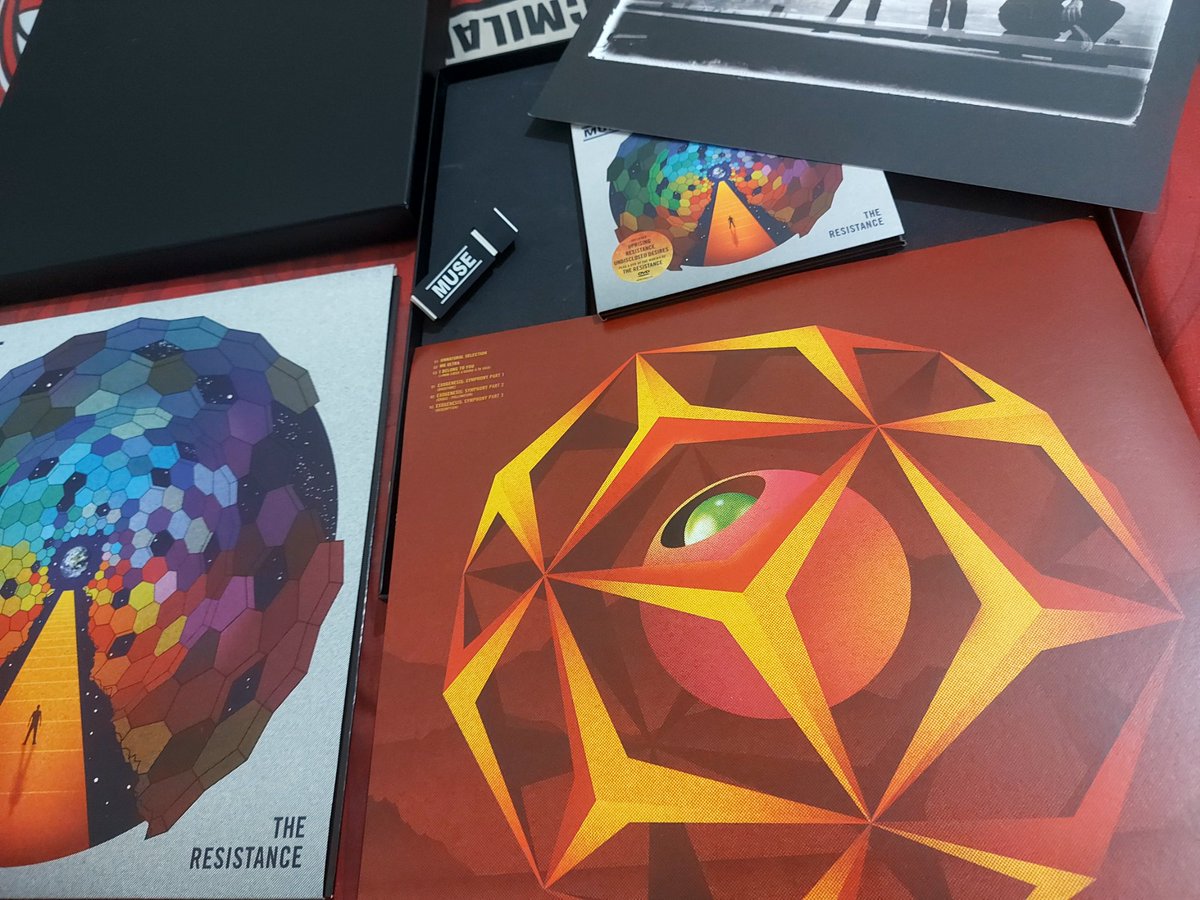 _ardhi14_'s tweet photo. The Resistance Boxset Limited edition ❤️ @museband https://t.co/fAYO8BLxCQ