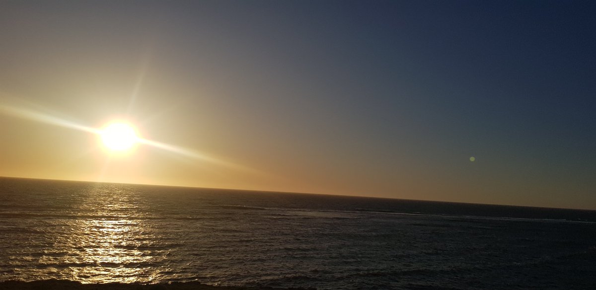 Diongroove's tweet photo. #IdentifiedFlyingObject 🛸
#DrIndianOcean 🌊 https://t.co/fDbtvzTMI8