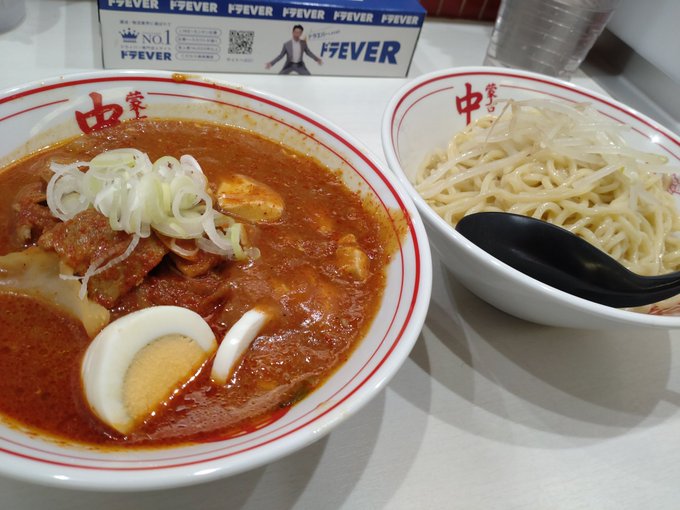 今日は温まりそうなお店でつけ麺を頼んでみたよ!濃厚そう(*'∀`*) 