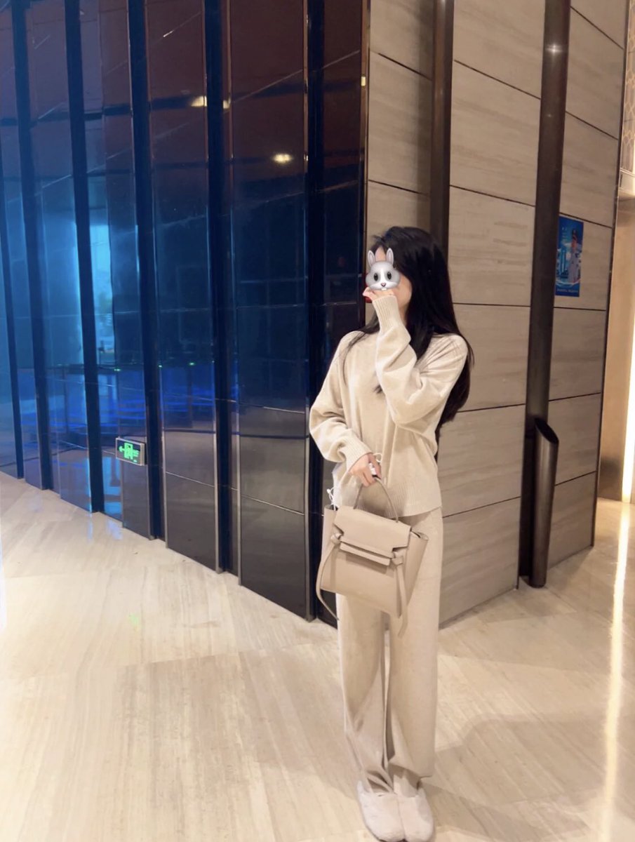 ye677128's tweet photo. 治愈自己和拥抱温柔的前提下足够努力 #山东 #济南 #青岛 #烟台 #美女 #努力 #小姐姐 #少妇 https://t.co/5NavRyvEkB