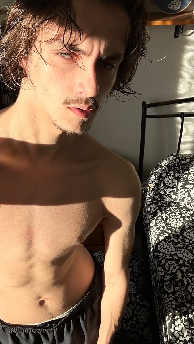 FontangR's tweet photo. Grave un mood hiver 💀 https://t.co/eBWx4p2ZT6